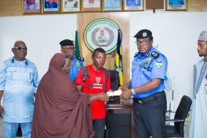Sokoto police present over N14m cheques to families of 17 late officers