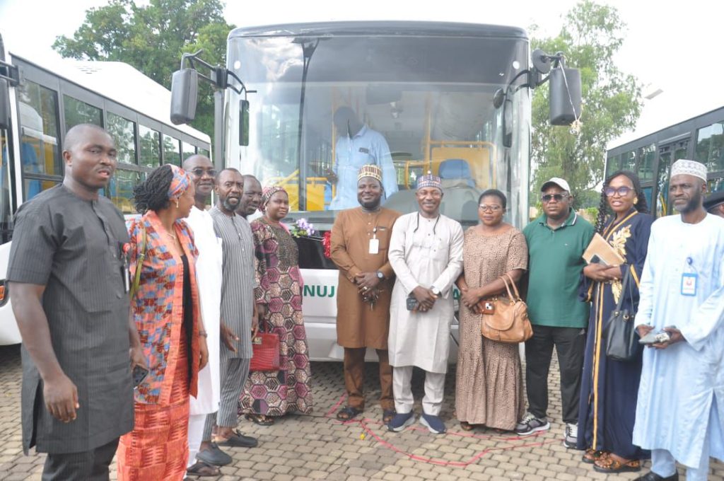 Uba Sani donates buses to NUJ, NBA, NMA, others in Kaduna