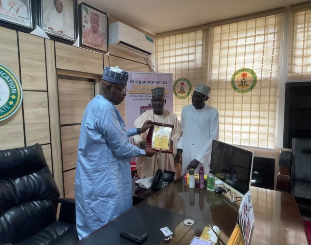Zulum receives good leadership award as Borno moves to rebuild, fence Kirawa schools