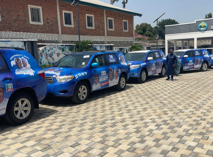 2027: Kaduna APC chairmen get vehicles to mobilise support for Tinubu, Uba Sani
