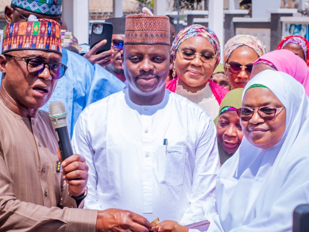 Sadiq Mamman Lagos hails Uba Sani as governor donates ambulance to FOMWAN hospital