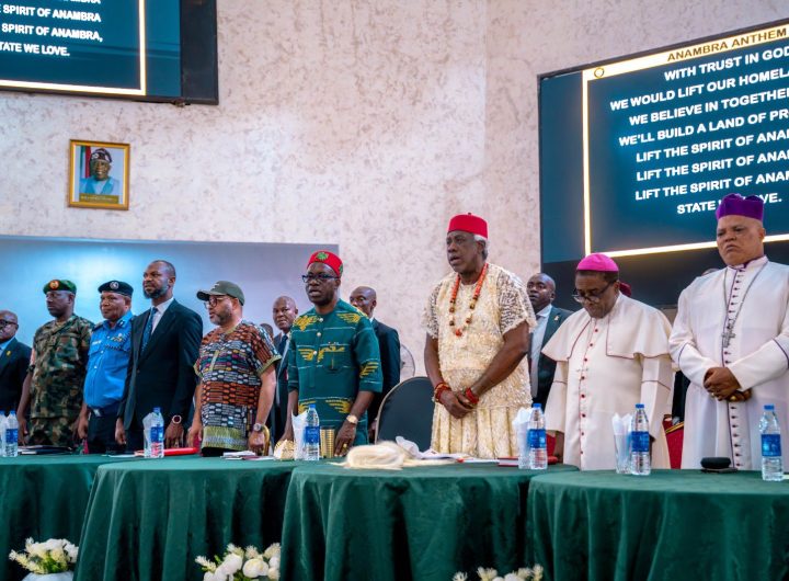 Soludo brokers peace deal In Aguleri-Umuoba Anam crisis, orders probe into killings, palace destruction