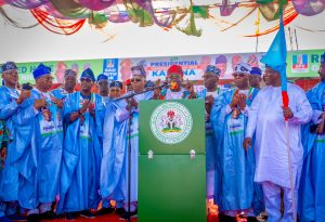 2027: Tinubu urges Nigerians to vote APC again, says ‘give me the mandate to finish what we started’